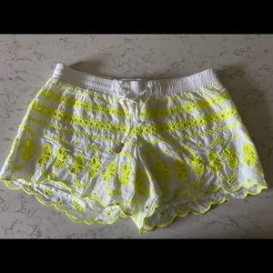 Lilly Pulitzer size small eyelet shorts